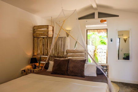 B4 Beach Club and Hotel, Sokoni, Танзания