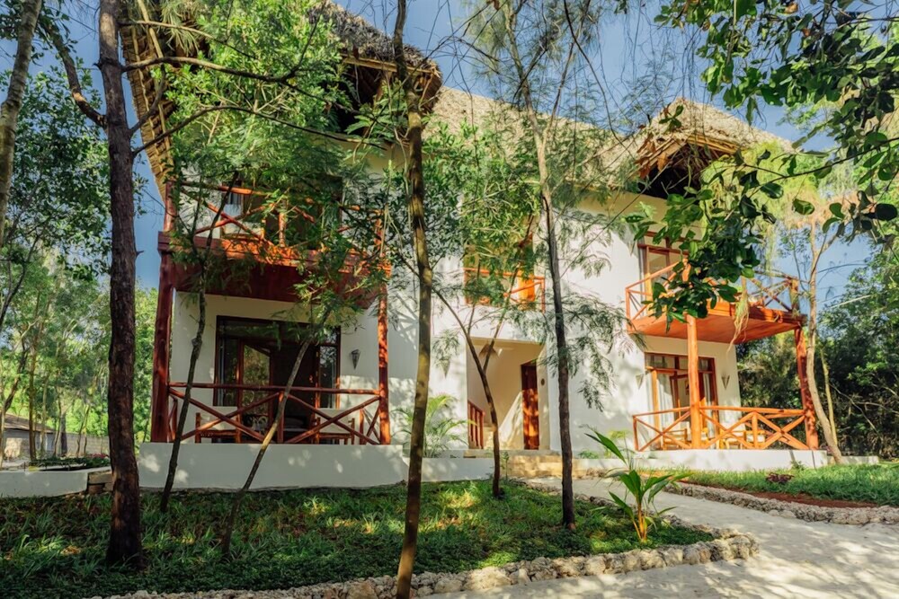 Hotel · Salida Beach, Sokoni