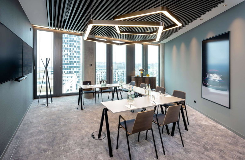 Radisson Blu Hotel at Porsche Design Tower Stuttgart, Stuttgart Feuerbach, Германия