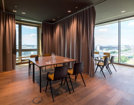b'mine Frankfurt Airport, WorldHotels Crafted, Niederrad, Германия