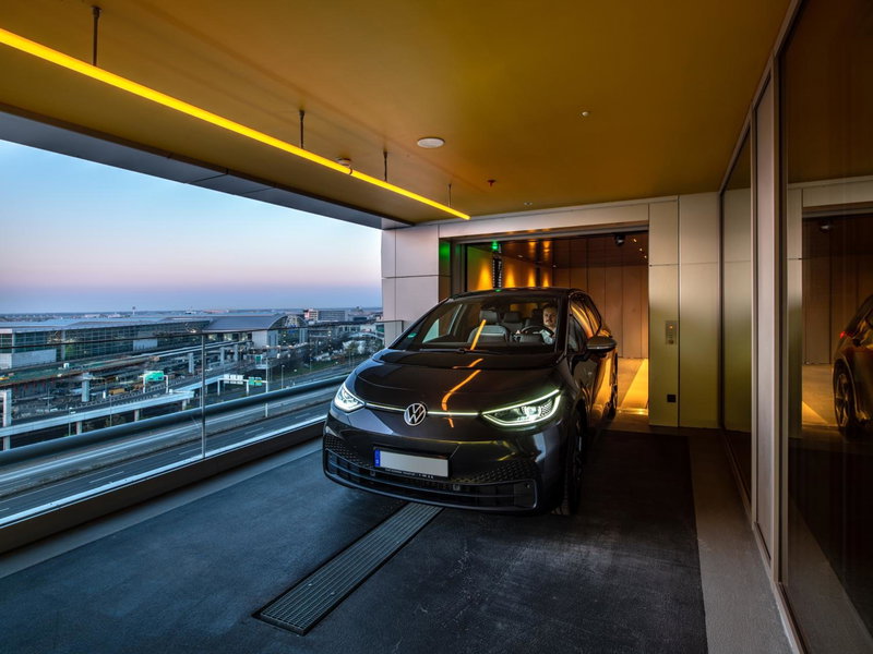 b'mine Frankfurt Airport, WorldHotels Crafted, Niederrad, Германия