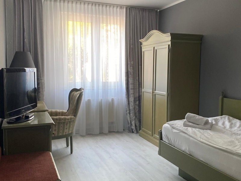 SL'otel im Parforcehaus, Bernburg, Germany