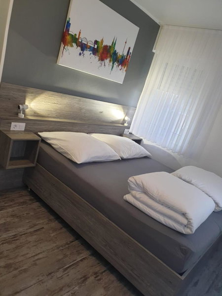 Pension Zwei A, Opladen, Германия