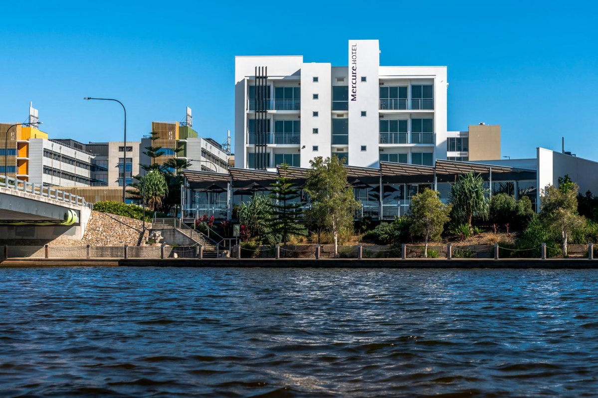 Mercure Sunshine Coast Kawana Waters, Australia