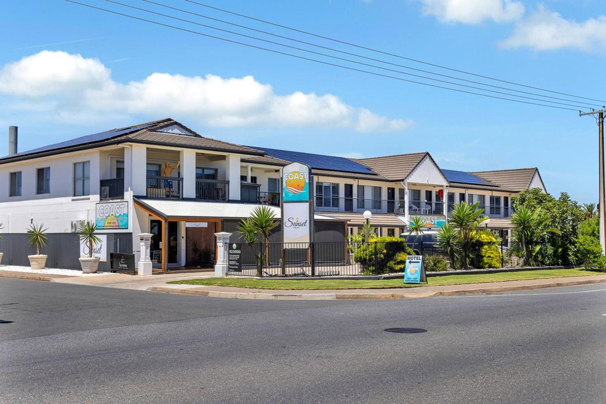 Hotel · Coast Motel and Apartments, Morphett Vale