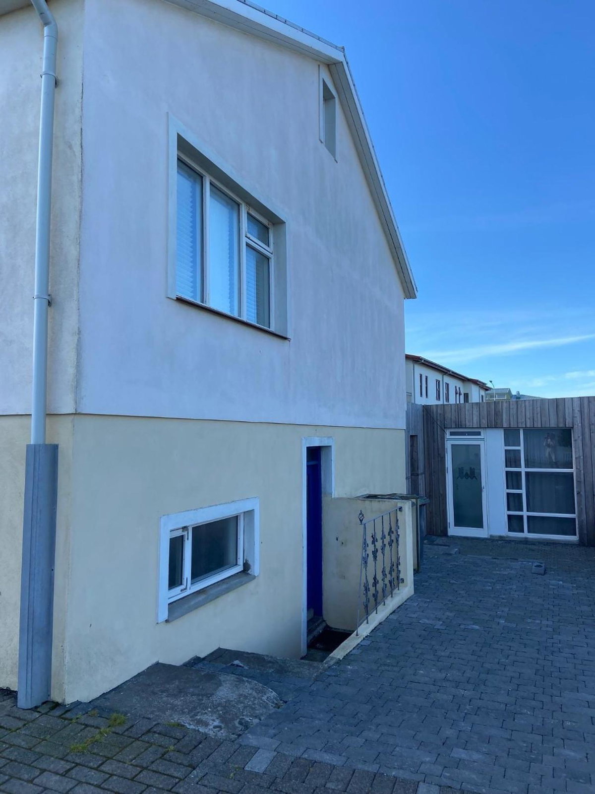Hotel · The Little Guesthouse Downtown - Keflavik Airport, Keflavík