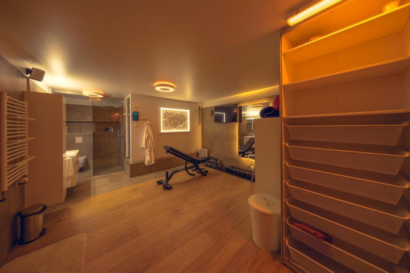 Smart Luxury - Private Gym, Hot Tub & Sauna, Keflavík, Island