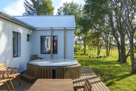 Finnsstaðir Holiday Home with Hot tub, Egilsstadir, Islande