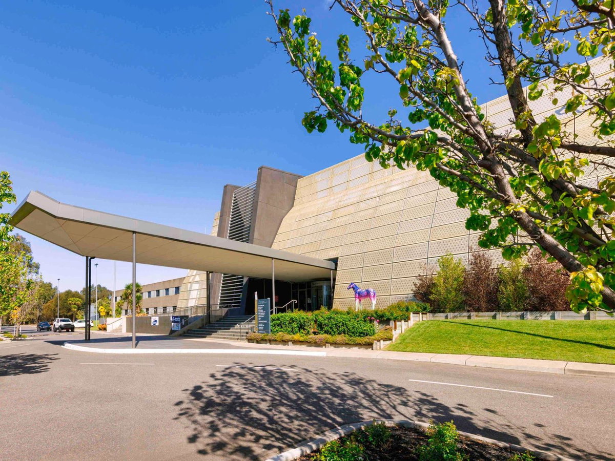 Hotel · Mantra Melbourne Melton, Hillside