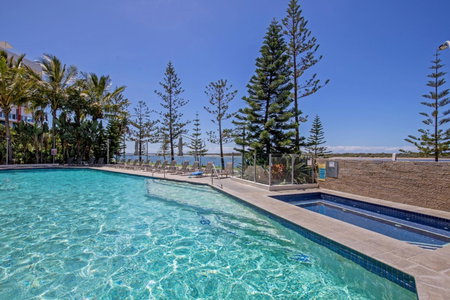 Silvershore Apartments on the Broadwater, Labrador, Australia