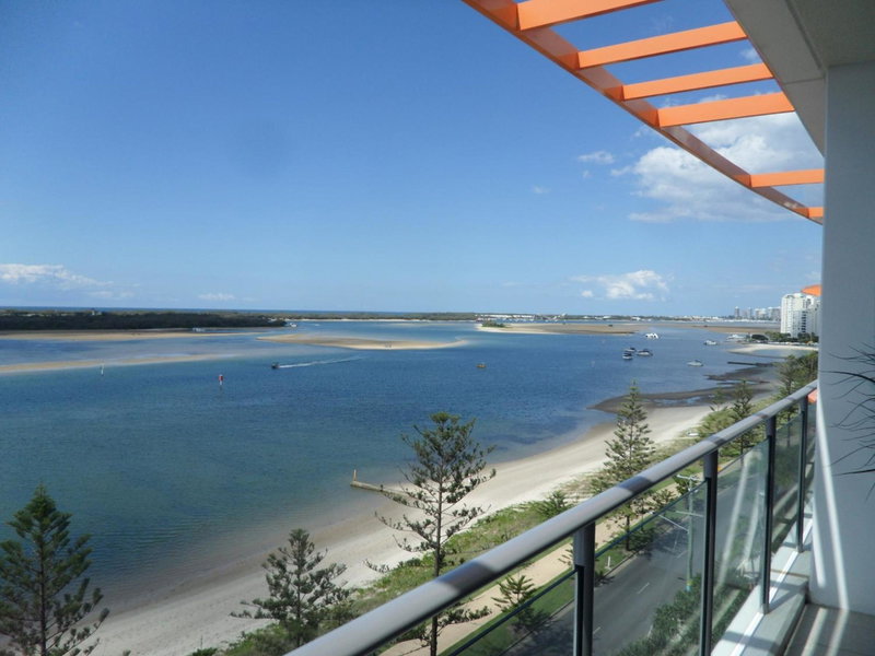Silvershore Apartments on the Broadwater, Labrador, Australia