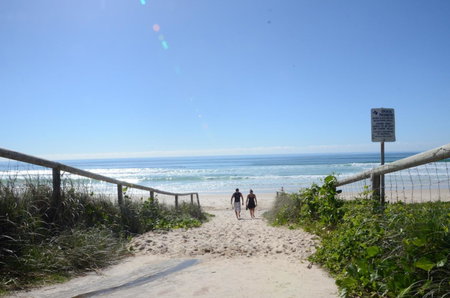 Golden Riviera Absolute Beachfront Resort, Palm Beach, Australia