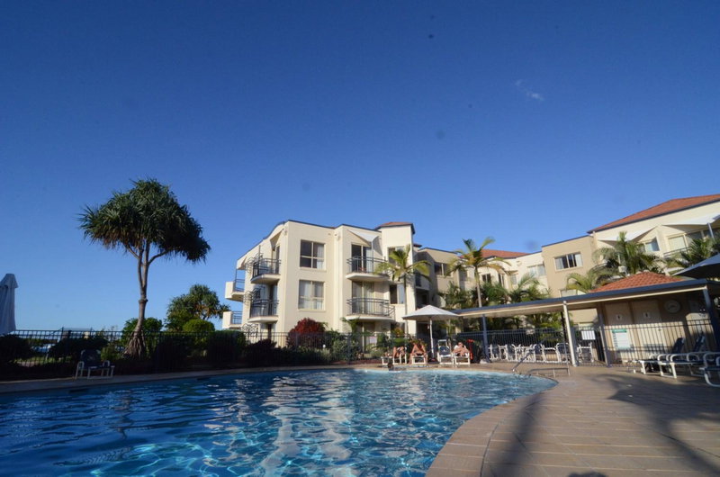 Golden Riviera Absolute Beachfront Resort, Palm Beach, Australia