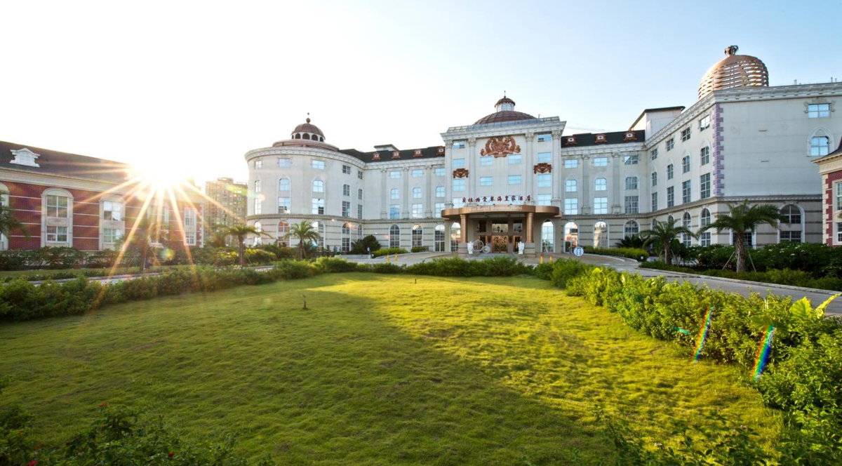 The Royal Pinnacle Hotel, Китай