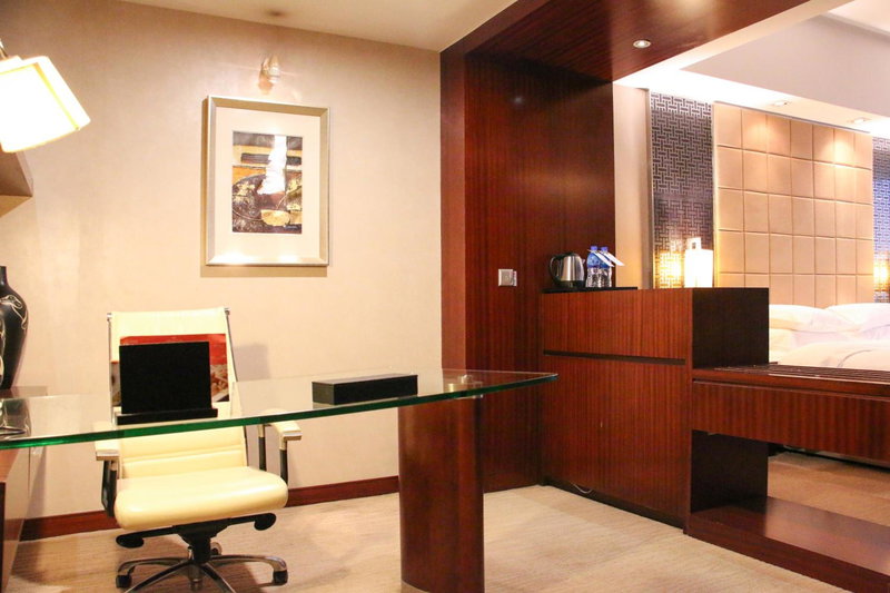 Crowne Plaza Yantai Sea View by IHG, Yantai, China