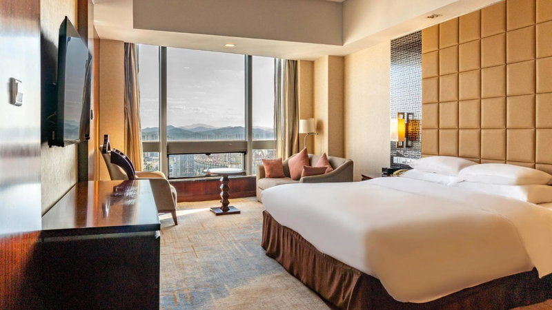 Crowne Plaza Yantai Sea View by IHG, Yantai, China