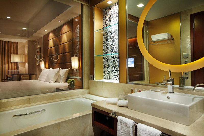 Crowne Plaza Yantai Sea View by IHG, Yantai, China