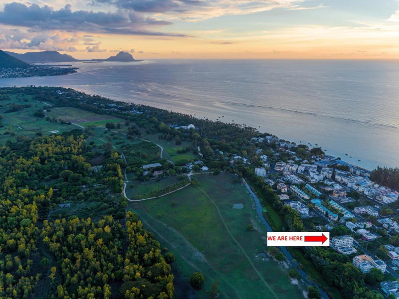 373 Wolmar Cosy and Modern Apartment- 200 metres from the Beach and Supermarkets and just next to Domaine de wolmar with views of deers and green natural p, Flic-en-Flac, Mauritius