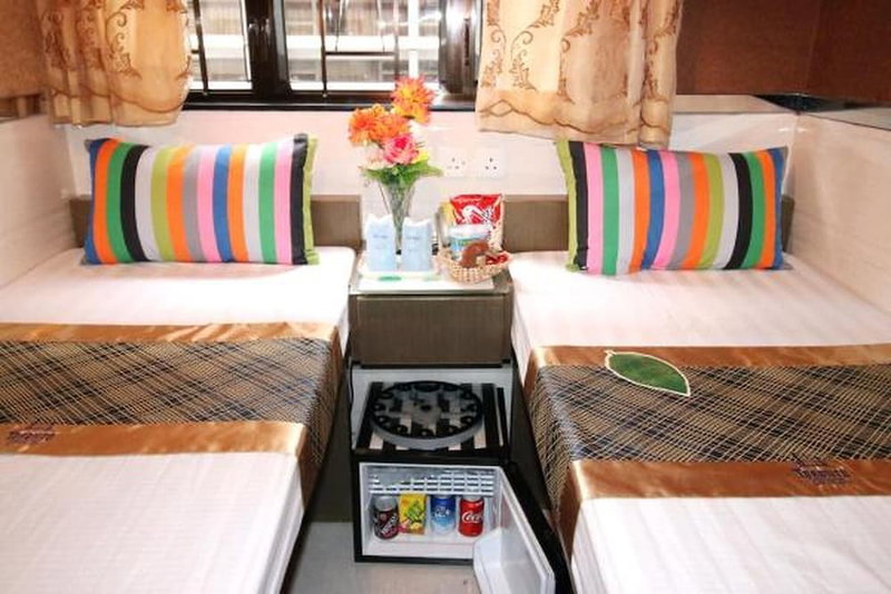 Temple Street Hotel, Kowloon, Hong Kong