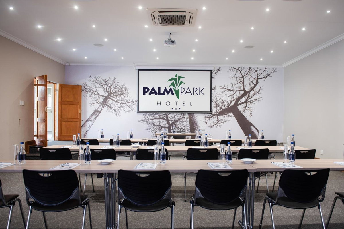 Hotel · Palm Park Hotel, Ellisras
