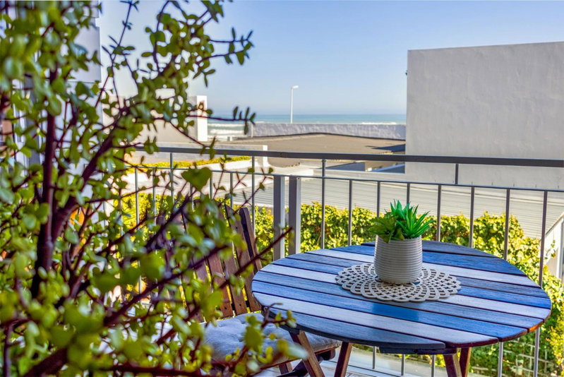 The Sandcastle Guesthouse - Melkbosstrand, Atlantis, South Africa