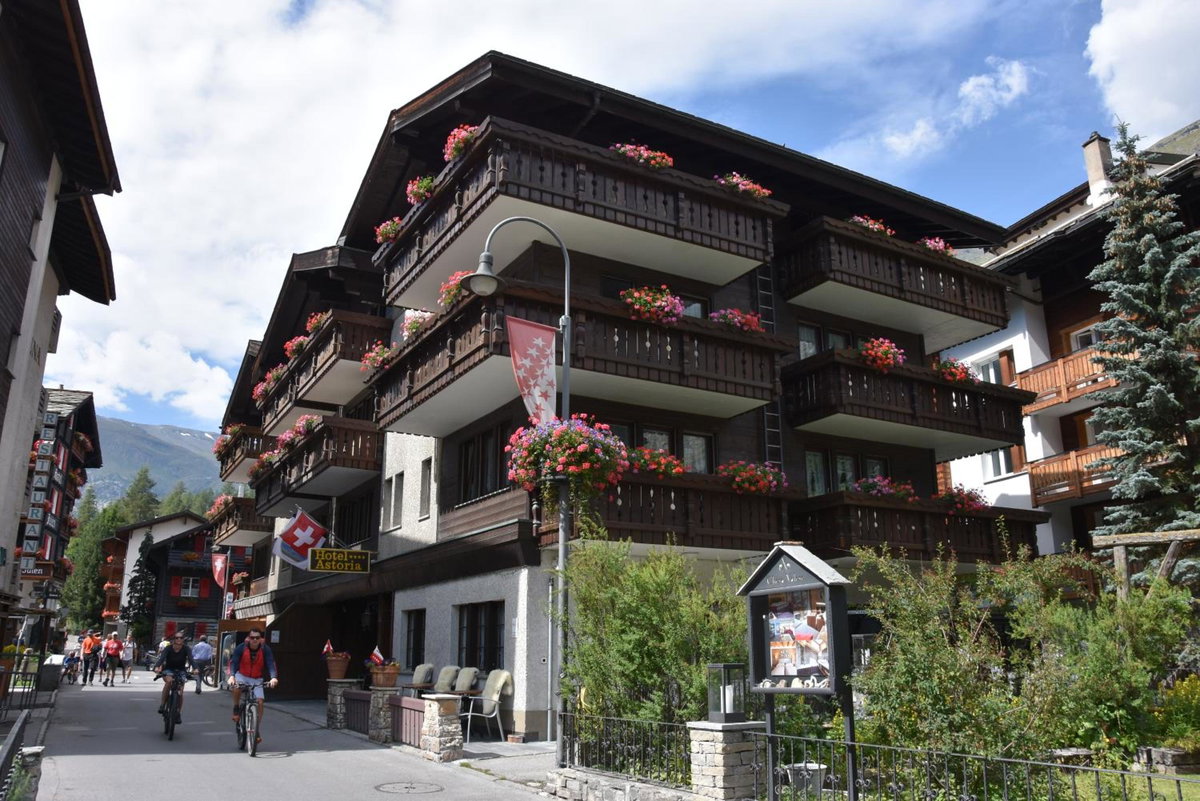 Hotel Astoria, Швейцария