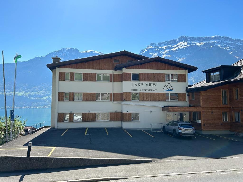 Hotel ORA Lakeview bei Interlaken, Швейцария