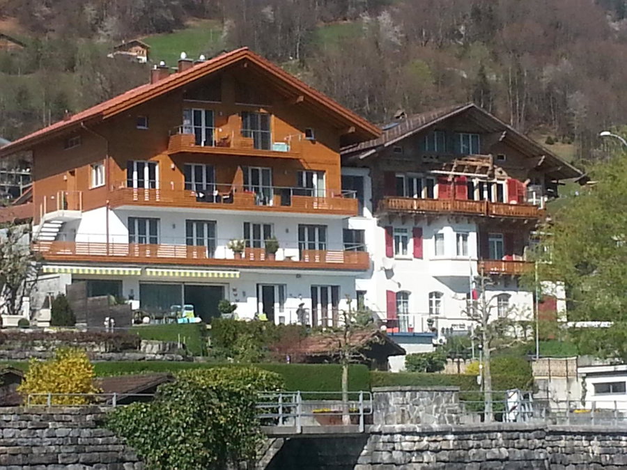 Abendrot - Direct lake view, Brienz, Switzerland