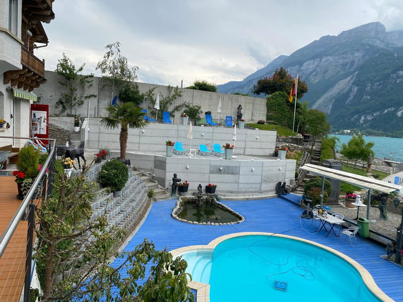 Abendrot - Direct lake view, Brienz, Switzerland
