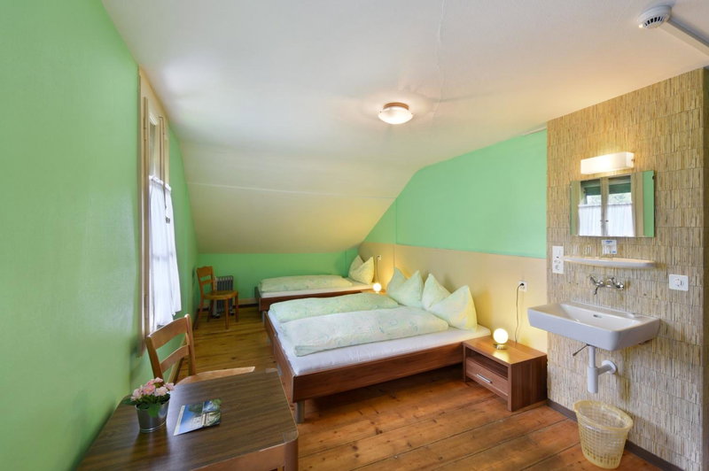 Budget Waldhotel - shared bathrooms, Thun, Suiza