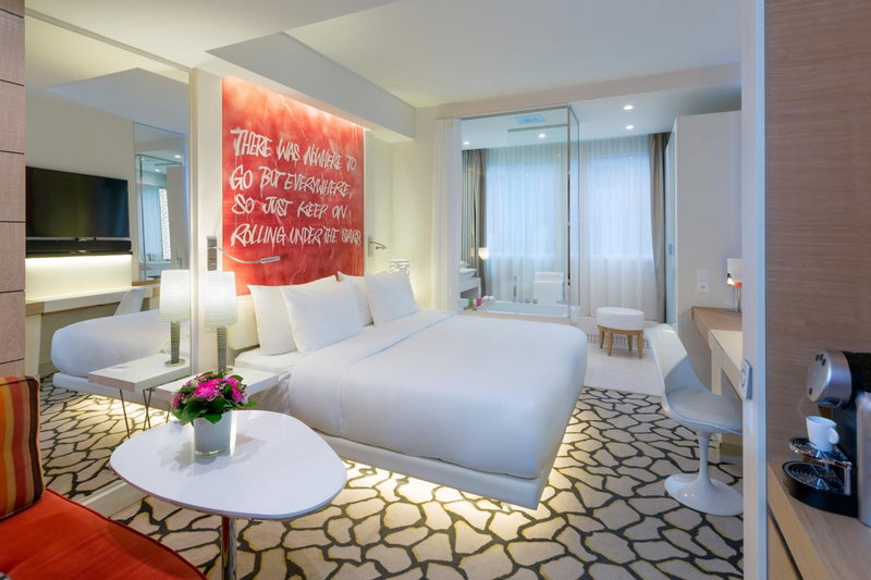 N’vY Manotel, Geneve, Suiza