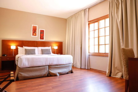 Howard Johnson by Wyndham Escobar Hotel, Tortuguitas, Argentina