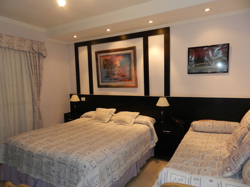 Hotel AyB Internacional, Argentine