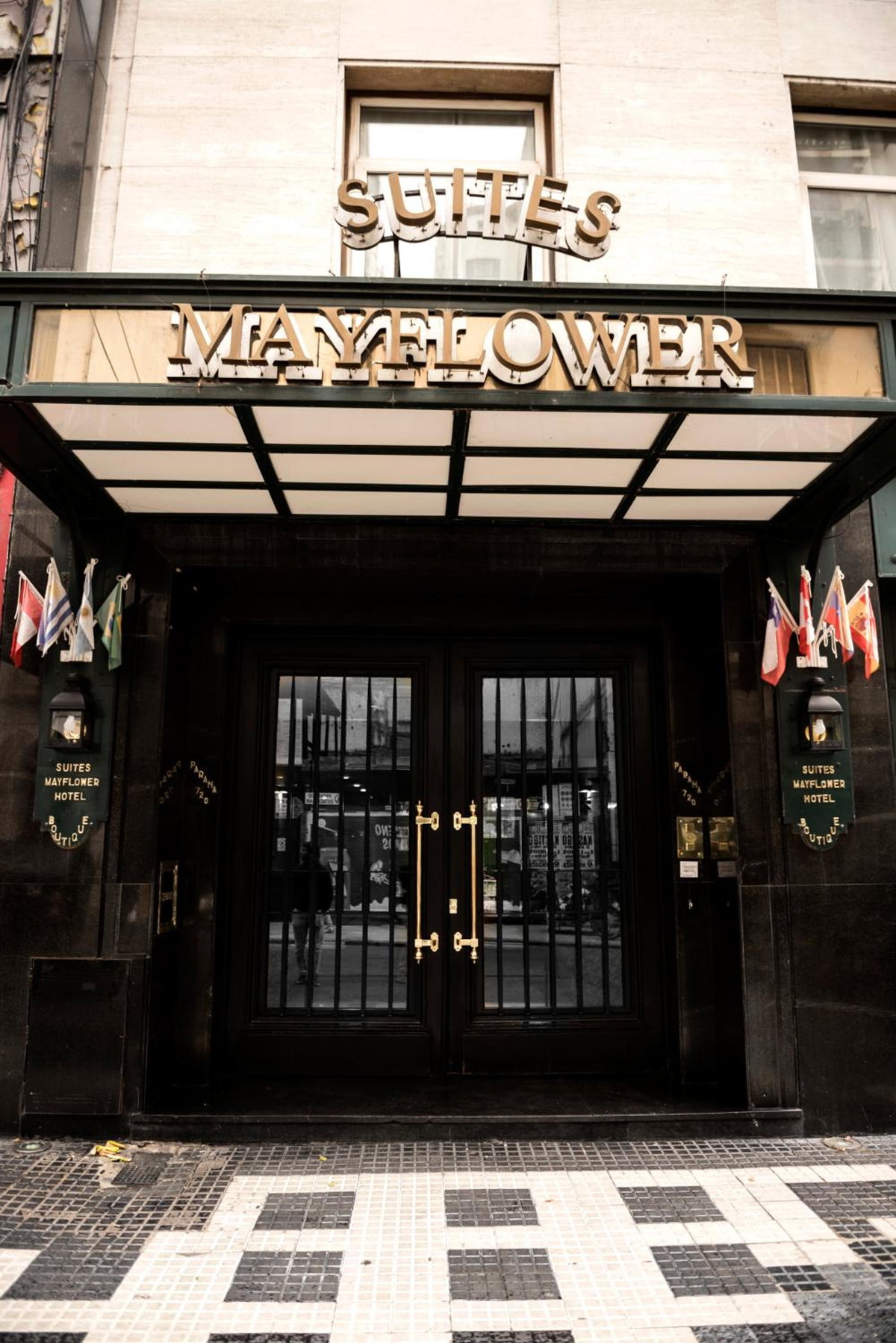 Mayflower Suites, Argentine