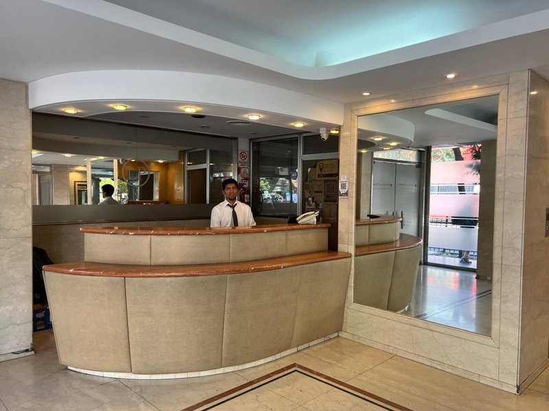 Hotel La Perla, Balvanera, Argentina