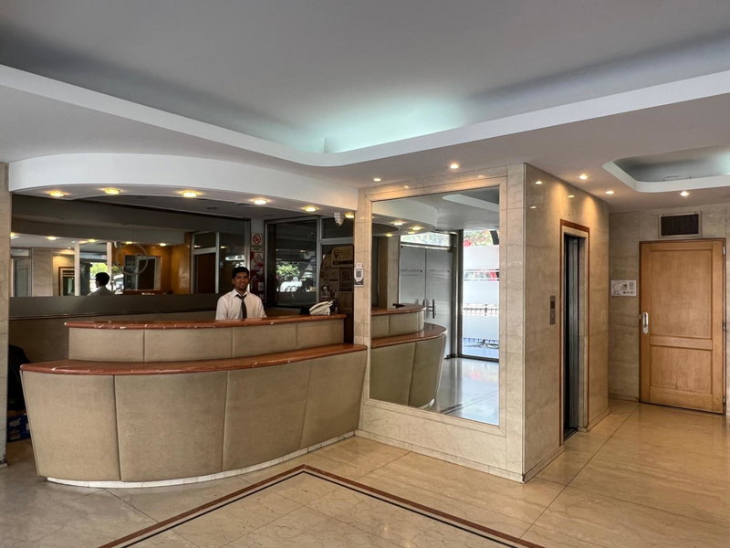 Hotel La Perla, Balvanera, Argentina