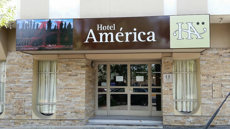 Hotel América, Mendoza, Argentina