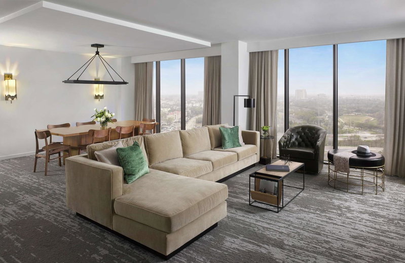 C. Baldwin, Curio Collection by Hilton, Houston, Соединённые Штаты