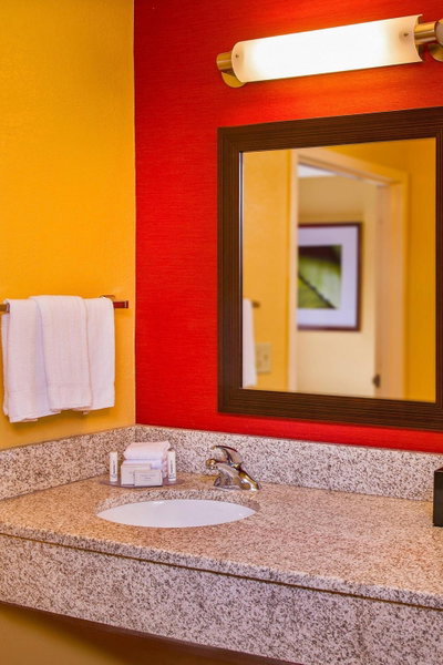 Courtyard by Marriott North Charleston Airport Coliseum, North Charleston, United States