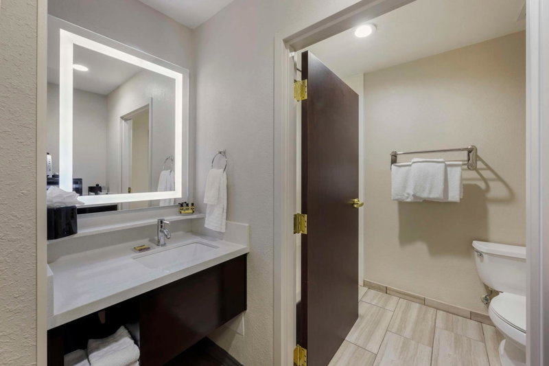 Best Western Plus Nashville Airport Hotel - BNA, Hermitage, United States