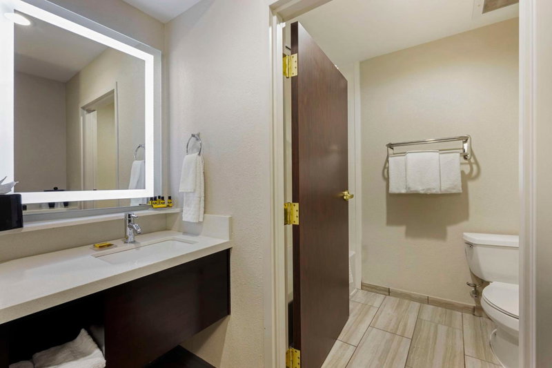 Best Western Plus Nashville Airport Hotel - BNA, Hermitage, United States