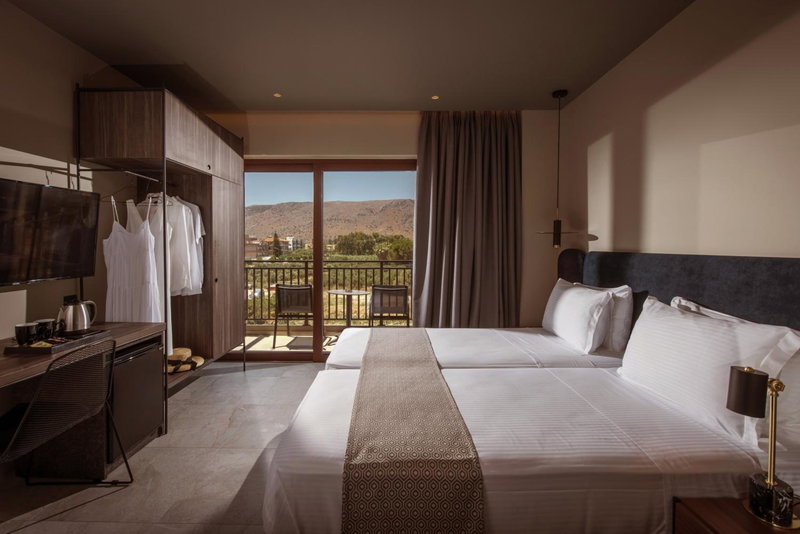 Petousis Hotel & Suites, Irakleion, Greece