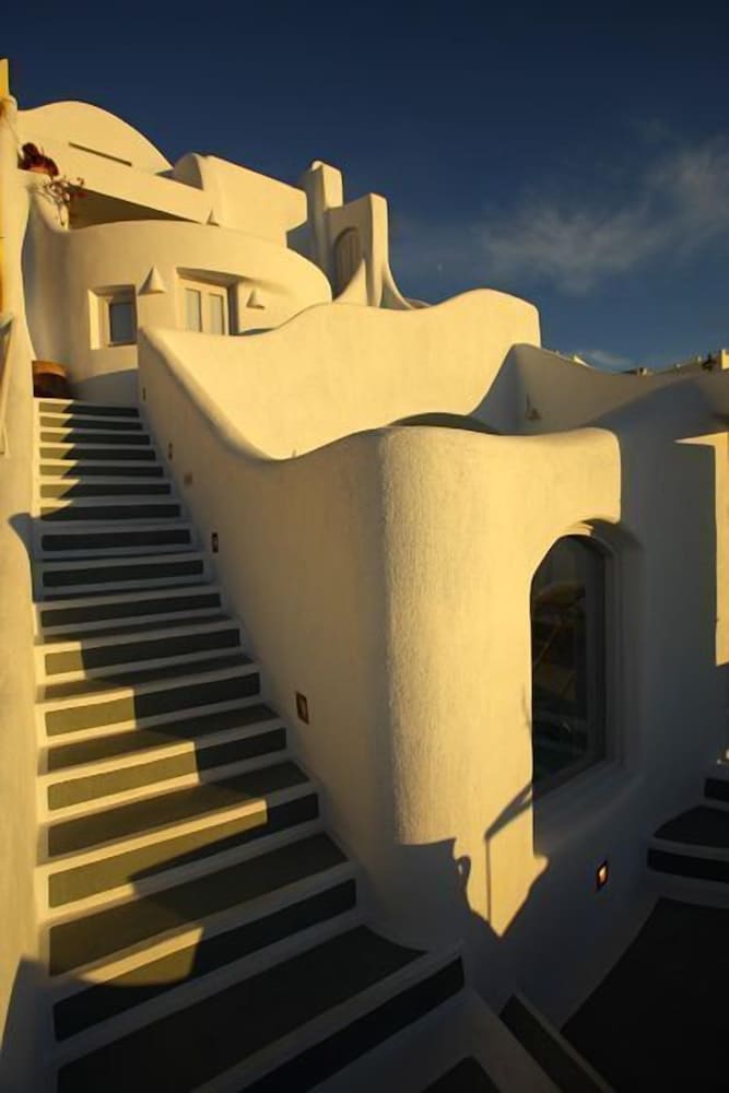 Hotel · Ikastikies Suites, Santorini