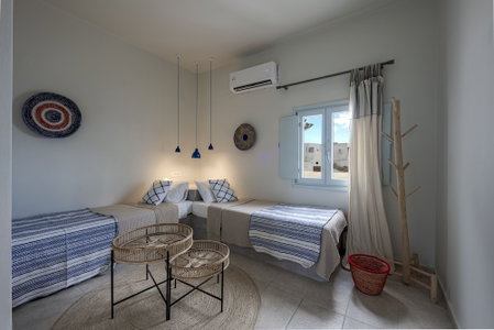 Blue Dolphins Apartments & Suites, Santorini, Греция