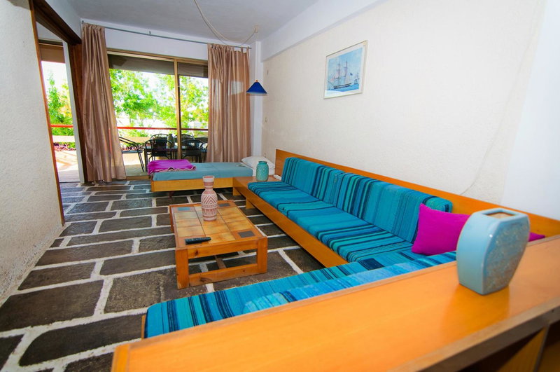 Apollonia Hotel Apartments, Vari, Greece