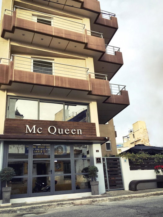 Mc Queen Rooms & Apartments, Athens, Греция