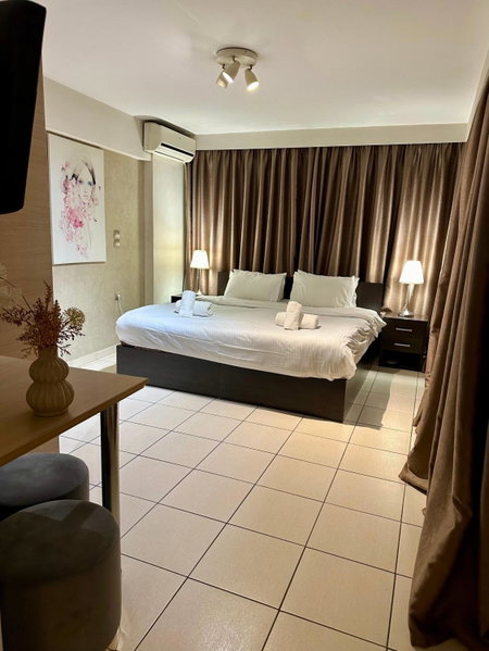 Mc Queen Rooms & Apartments, Athens, Греция