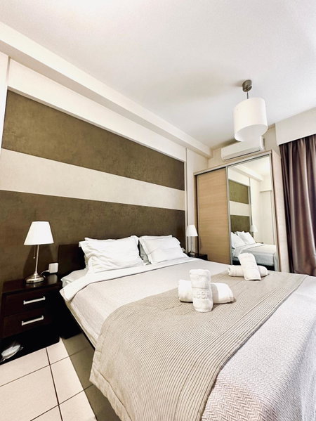 Mc Queen Rooms & Apartments, Athens, Греция