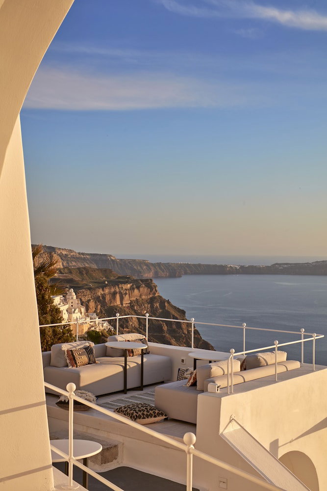 Hotel · Cosmopolitan Suites, Santorini