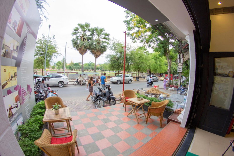 Royal Riverside SkyHotel - Free Laundry, Phnom Penh, Cambodia